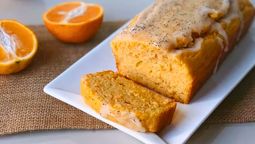 El budín de naranja es una receta riquísima y fácil para disfrutar con el mate.