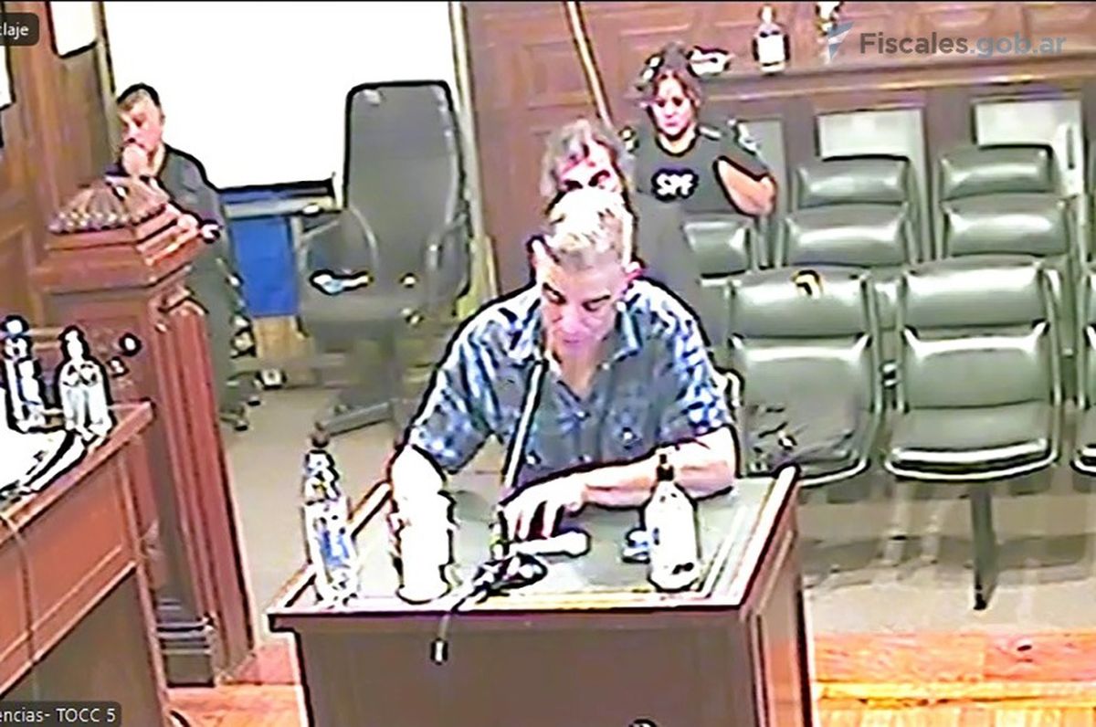 El podólogo mendocino cuando declaró en el juicio por asesinato agravado. Imagen: Cámaras del Tribunal Oral en lo Criminal 5 de Buenos Aires. El podólogo mendocino cuando declaró en el juicio por asesinato agravado. Imagen: Cámaras del Tribunal Oral en lo Criminal 5 de Buenos Aires.