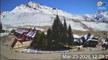 La primera nevada sorprendió en Las Leñas y hay expectativas de una buena temporada