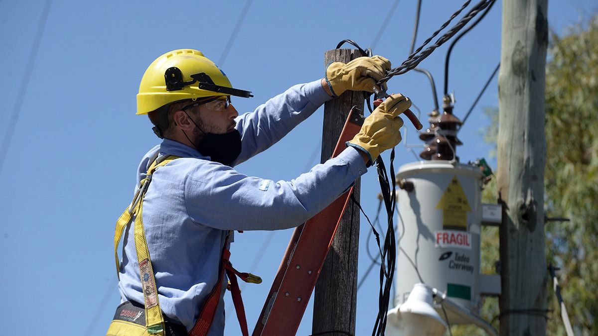 El mantenimiento en el tendido eléctrico generará interrupciones en el servicio por parte de Edemsa. El mantenimiento en el tendido eléctrico generará interrupciones en el servicio por parte de Edemsa.