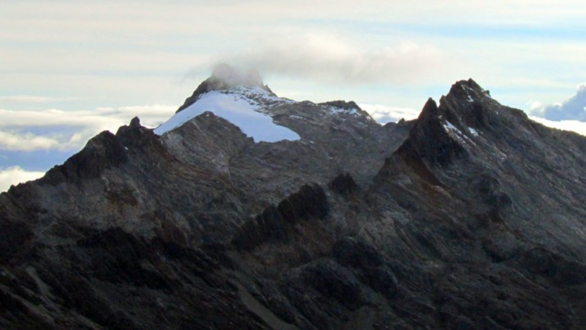 Glaciar La Corona junto al pico Humboldt en Venezuela. (Foto: Wilfredor) Glaciar La Corona junto al pico Humboldt en Venezuela. (Foto: Wilfredor)