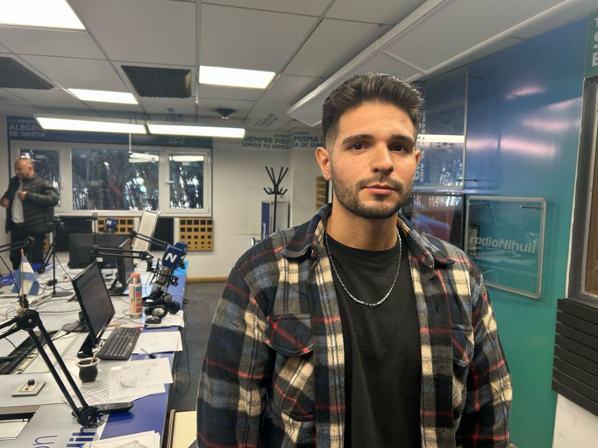 Alejo Arias les aconsejó a los jóvenes que emigren a buscar suerte en otros países que primero investiguen acerca de las normas del país al que viajarán y se aseguren que existe una Embajada Argentina Alejo Arias les aconsejó a los jóvenes que emigren a buscar suerte en otros países que primero investiguen acerca de las normas del país al que viajarán y se aseguren que existe una Embajada Argentina