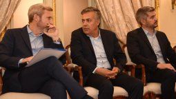 Frigerio y Peña llamaron a reunión urgente tras la frase de Cornejo sobre Macri