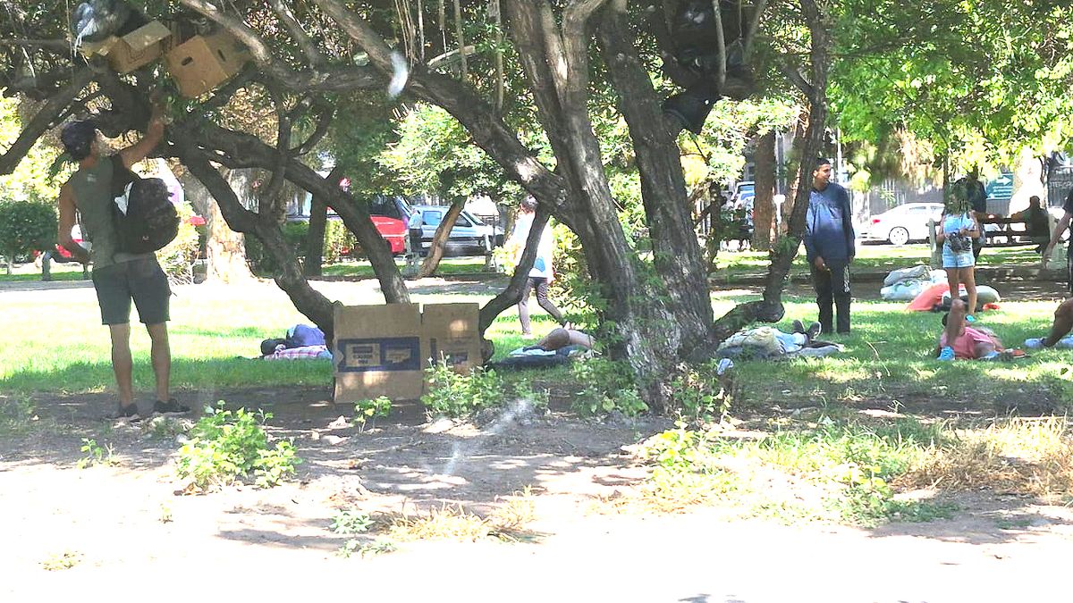 El intendente de Ciudad, Ulpiano Suarez marcó que hay muchas personas en situación de calle que se resisten a ir a un albergue o refugio y pretende que el Gobierno provincial se involucre en buscar estrategias de contención.&nbsp;