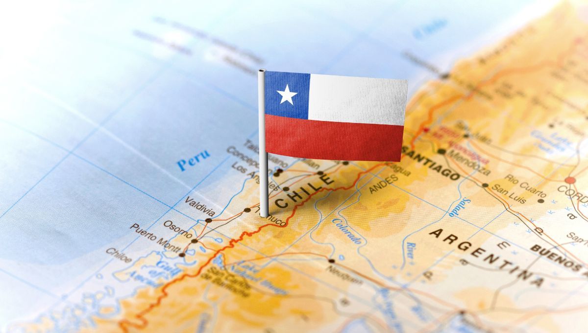 Fue el 30 de julio de 1824, cuando el entonces director supremo, Ramón Freire, firmó el decreto que puso el nombre oficial a esta nación de Sudamérica. Fue el 30 de julio de 1824, cuando el entonces director supremo, Ramón Freire, firmó el decreto que puso el nombre oficial a esta nación de Sudamérica.