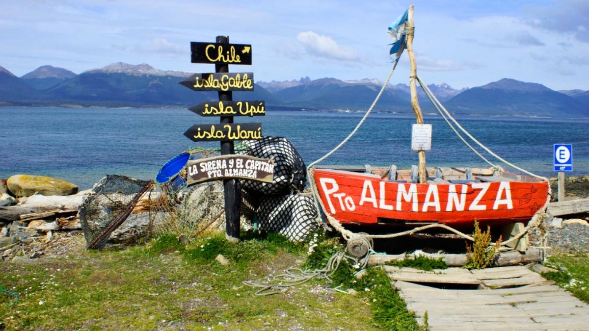Puerto Almanza es el verdadero pueblo más al sur del país. Puerto Almanza es el verdadero pueblo más al sur del país.