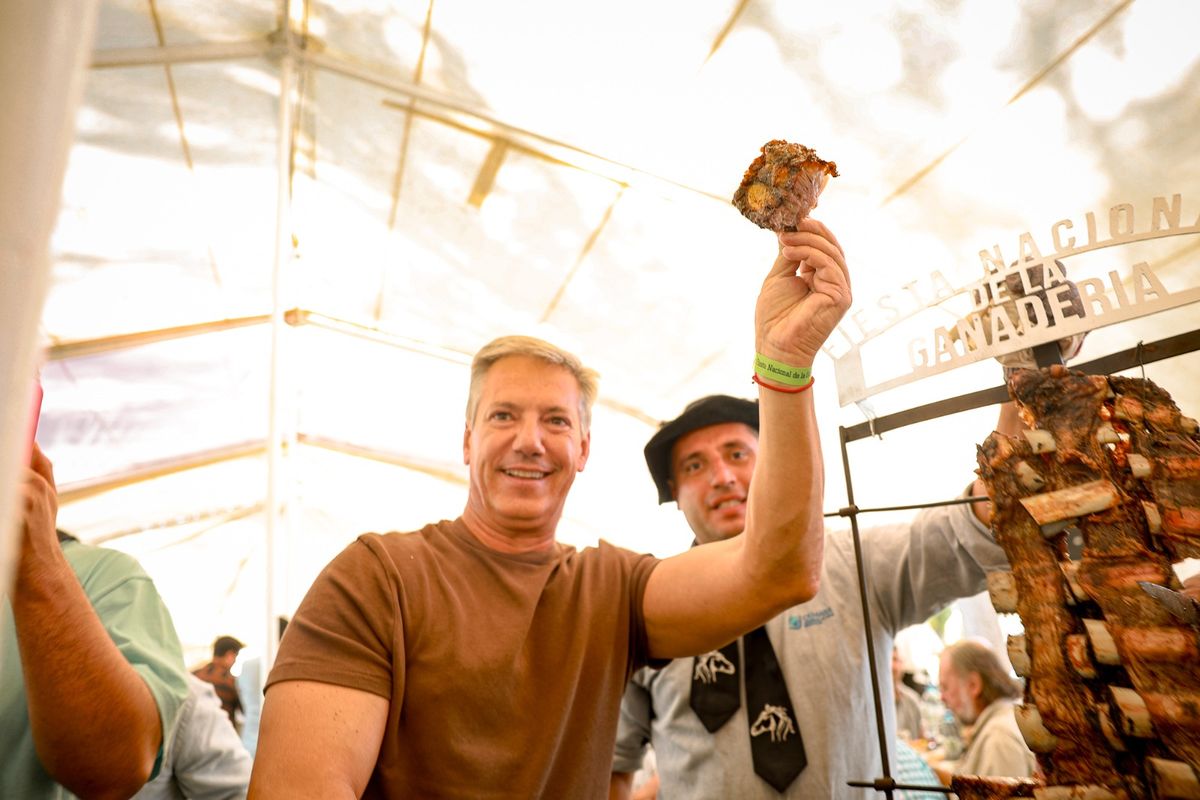 Alejandro Molero, intendente de General Alvear. El anfitrión del Día de Campo, evento en que se lanza la Fiesta de la Ganadería. Alejandro Molero, intendente de General Alvear. El anfitrión del Día de Campo, evento en que se lanza la Fiesta de la Ganadería.