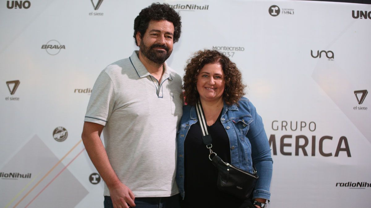 Los anfitriones: Maurcio Boullaude y Gabriela Bianchi.