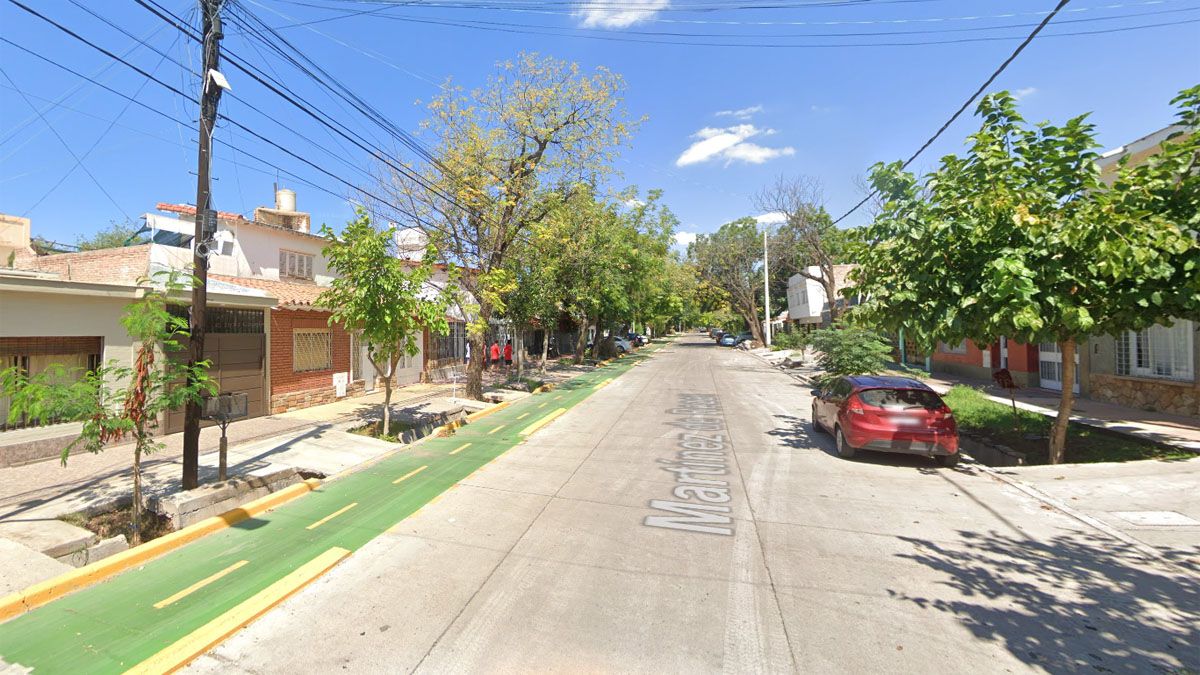 El presunto agresor era conocido por los vecinos de calle Martínez de Rozas e Italia, de Capital, en el límite de Las Heras, por barrer las veredas por dinero.