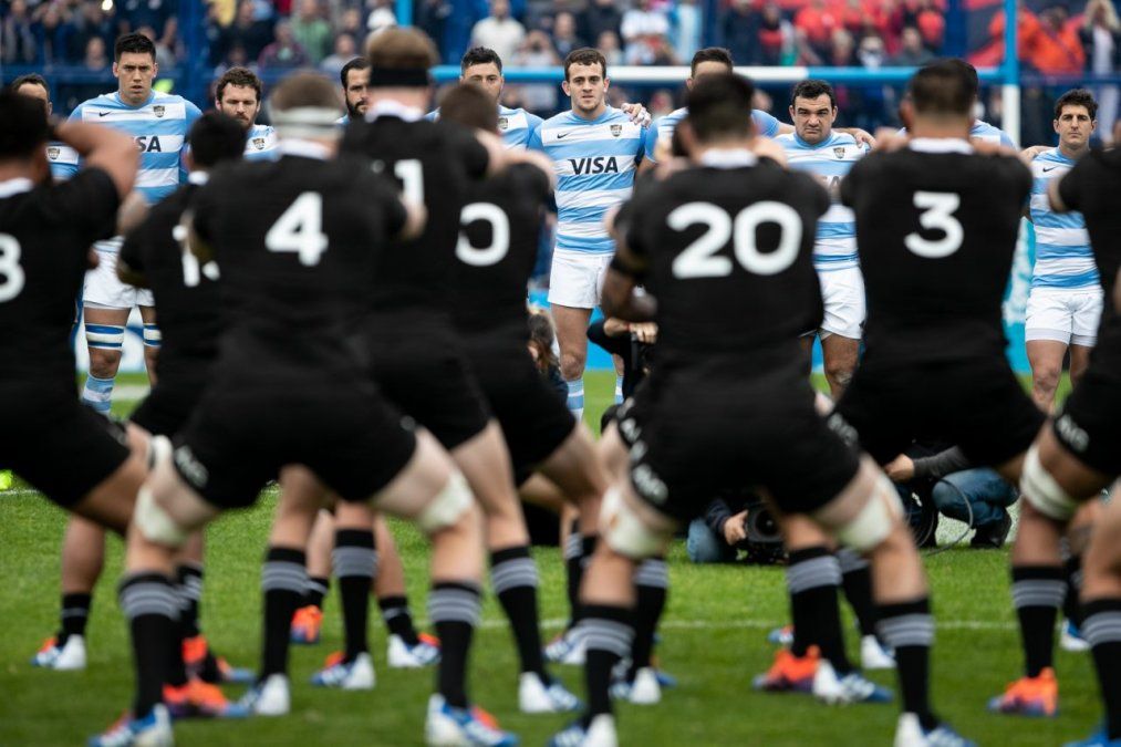 Ante la baja de los Springboks, el debut de Los Pumas será ante los All Blacks.