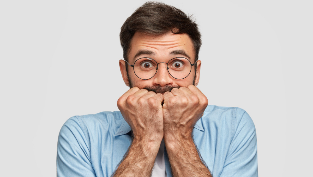 No es el color negro: los dos colores que utilizan las personas más inseguras, según la psicología