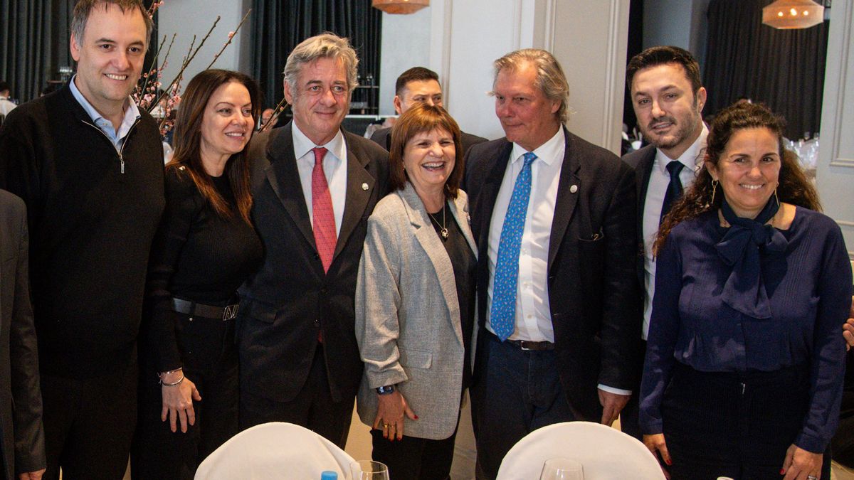 Luis Petri estuvo en La Rural jjunto a Manuel Adorni, Sandra Pettovello y Patricia Bullrich. Luis Petri estuvo en La Rural jjunto a Manuel Adorni, Sandra Pettovello y Patricia Bullrich.