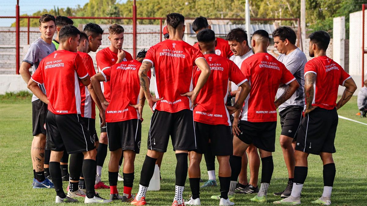 Huracán Las Heras venció a Gimnasia y Esgrima en dos amistosos.