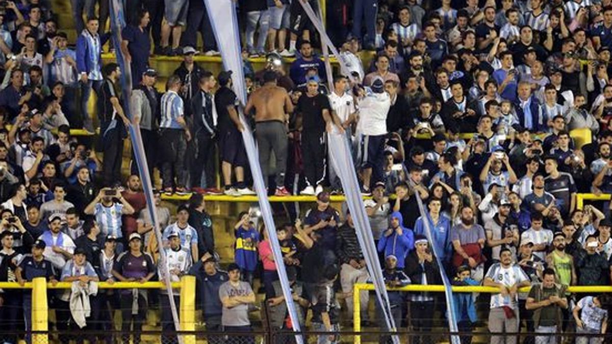 Unos 214 barrabravas no podr&aacute;n ir al Monumental a ver a la Selecci&oacute;n Argentina.