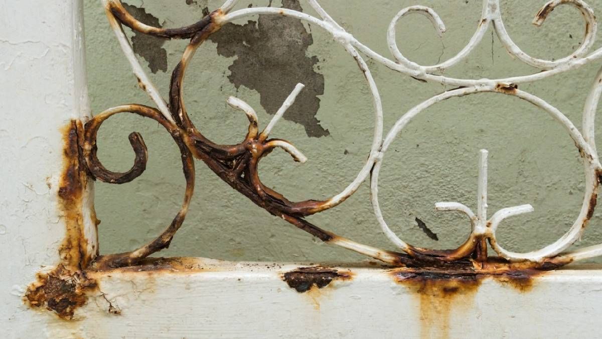 Recupera las rejas de tu hogar con estos trucos caseros que eliminarán las manchas de óxido