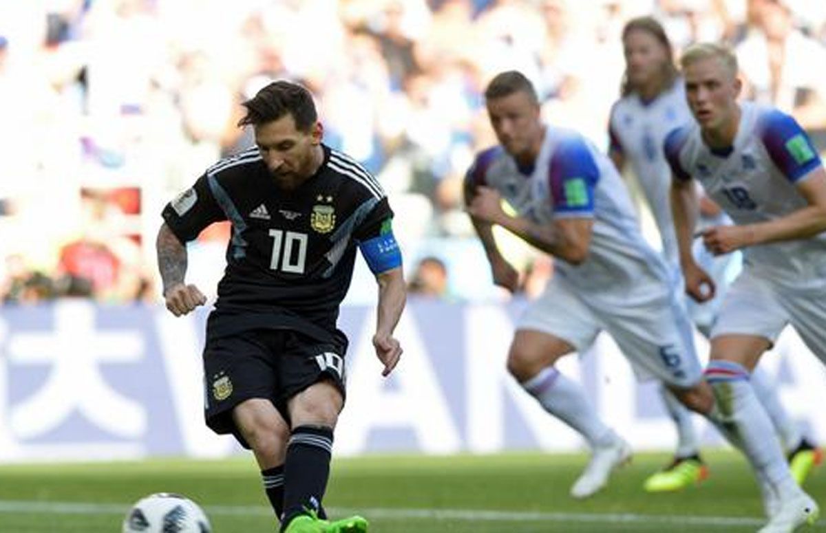 El empate con Islandia fue con camiseta negra