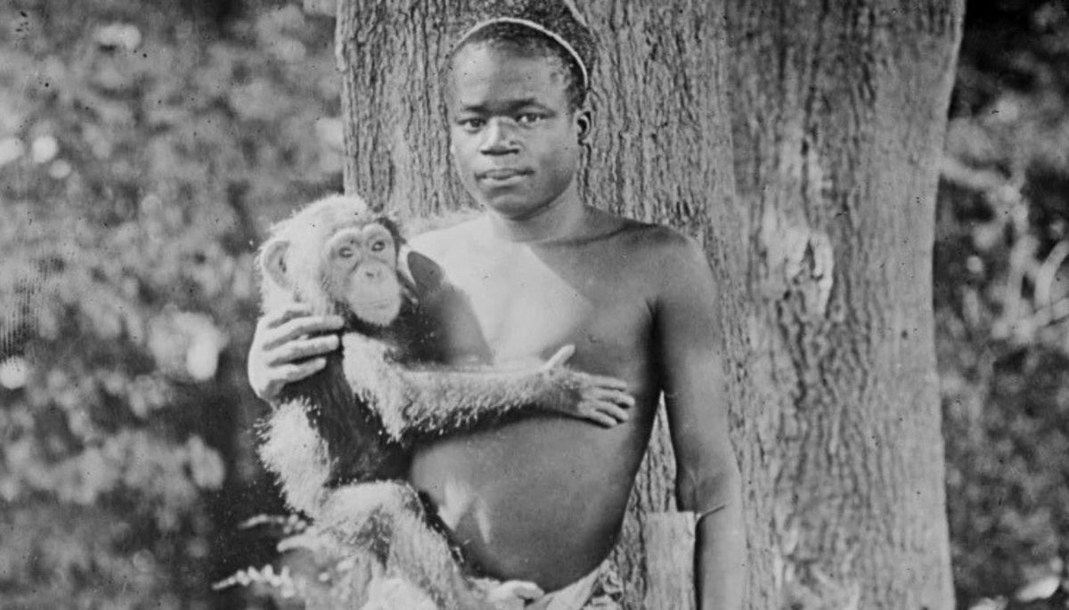 La desgarradora historia del adolescente que fue secuestrado del Congo y exhibido en una jaula de monos