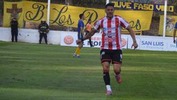Ricardo Dichiara, el delantero del Atlético San Martín, viene de marcarle un gol a Juventud Unida, de San Luis. Ricardo Dichiara, el delantero del Atlético San Martín, viene de marcarle un gol a Juventud Unida, de San Luis.