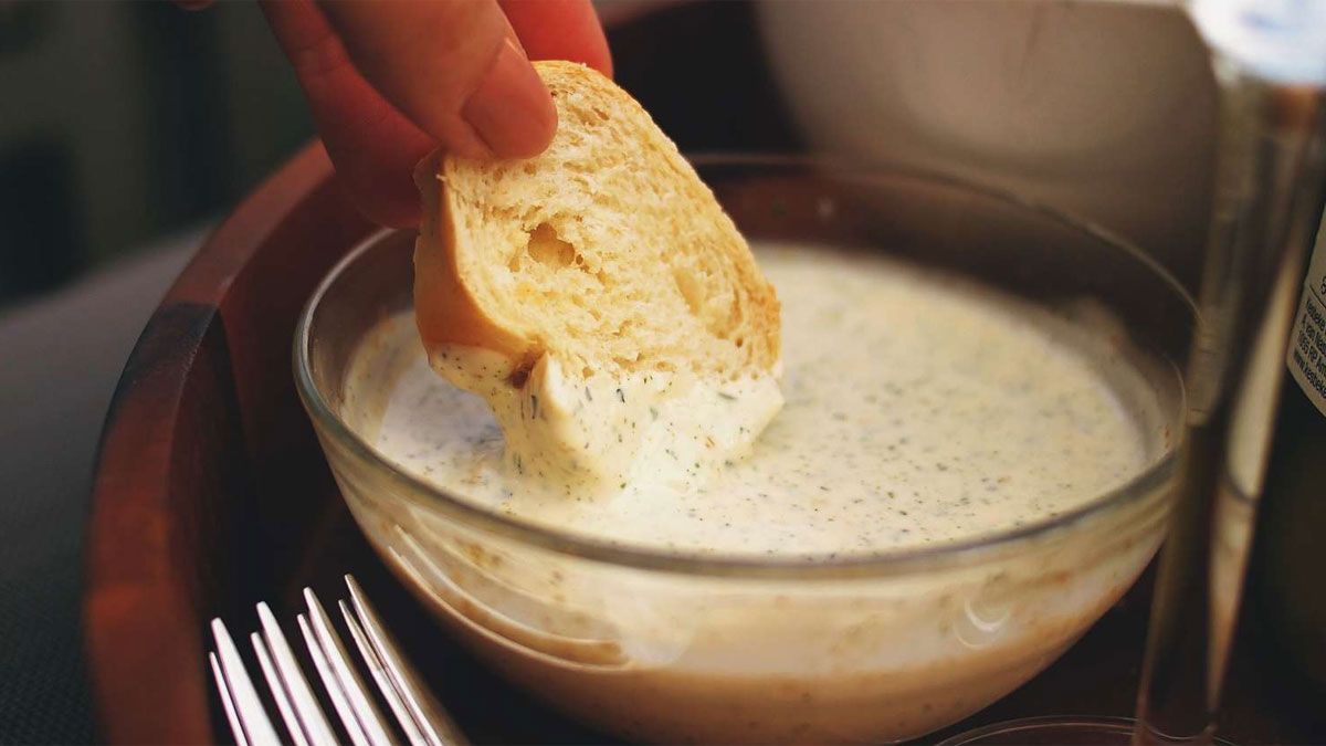 El ajo brilla en esta receta bien condimentada. El ajo brilla en esta receta bien condimentada.