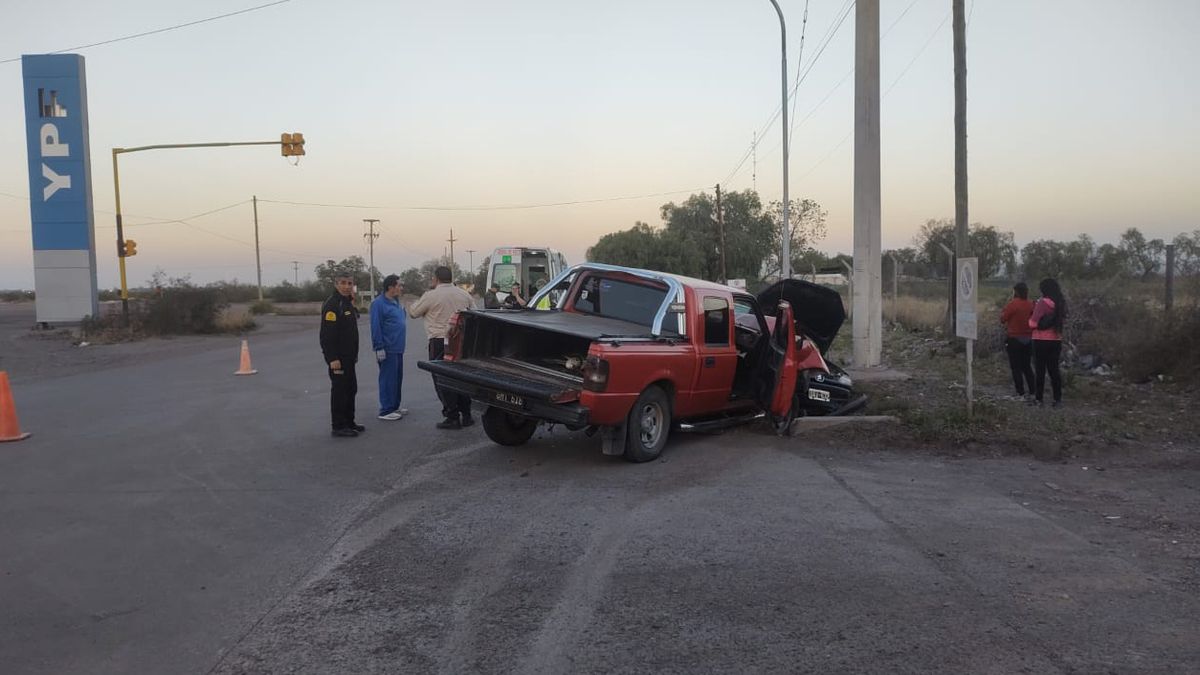 Fatal accidente frontal a escasos metros de la Destilería de Luján. Fatal accidente frontal a escasos metros de la Destilería de Luján.