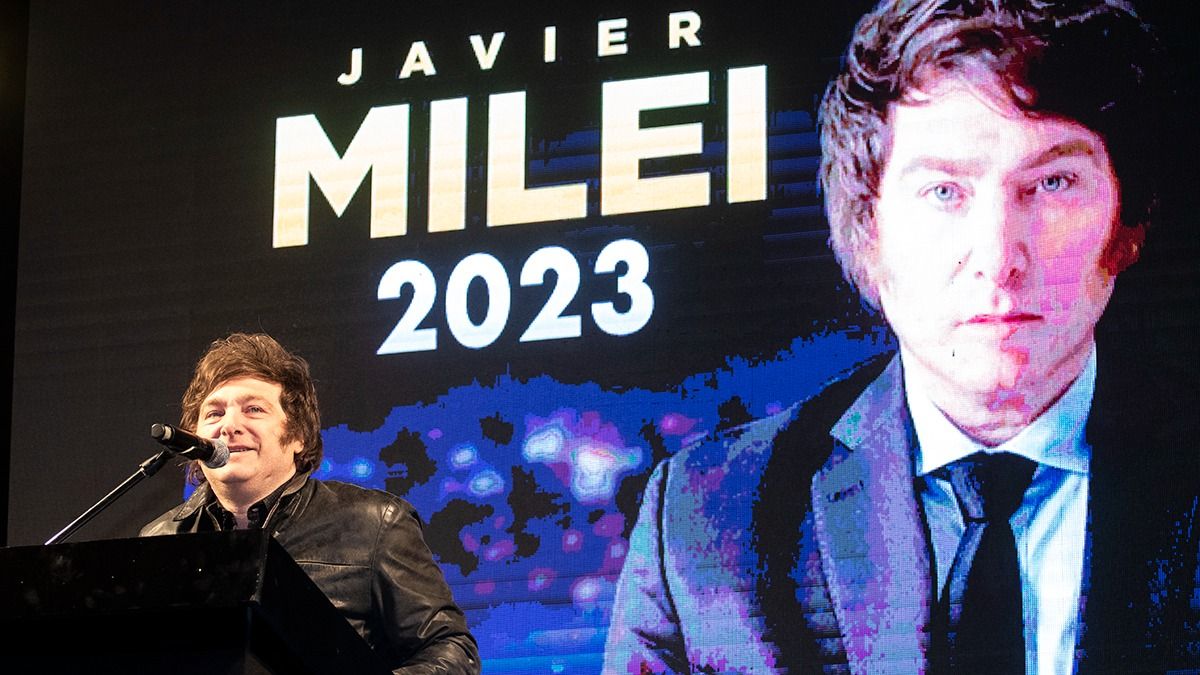 Javier Milei y un gran despliegue audiovisual.