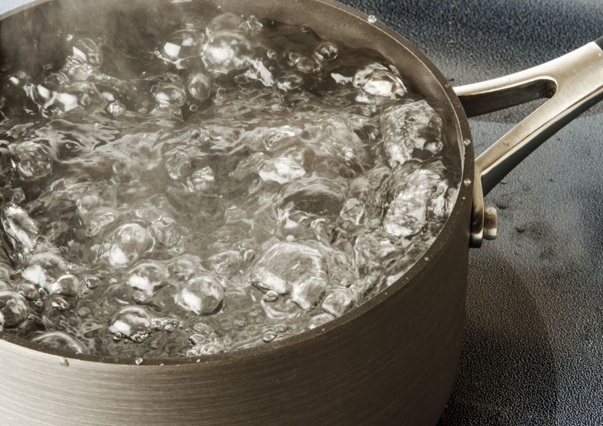 Qué pasa si pongo vinagre en una olla 