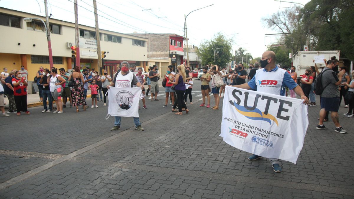 El SUTE y la CTA también advirtieron por posibles movilizaciones si no hay acuerdo salarial. 