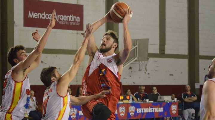 Mala noche para los mendocinos en el Torneo Federal de Básquet