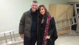 Cristina fue espectadora de lujo de la obra de Dady Brieva en un teatro de El Calafate