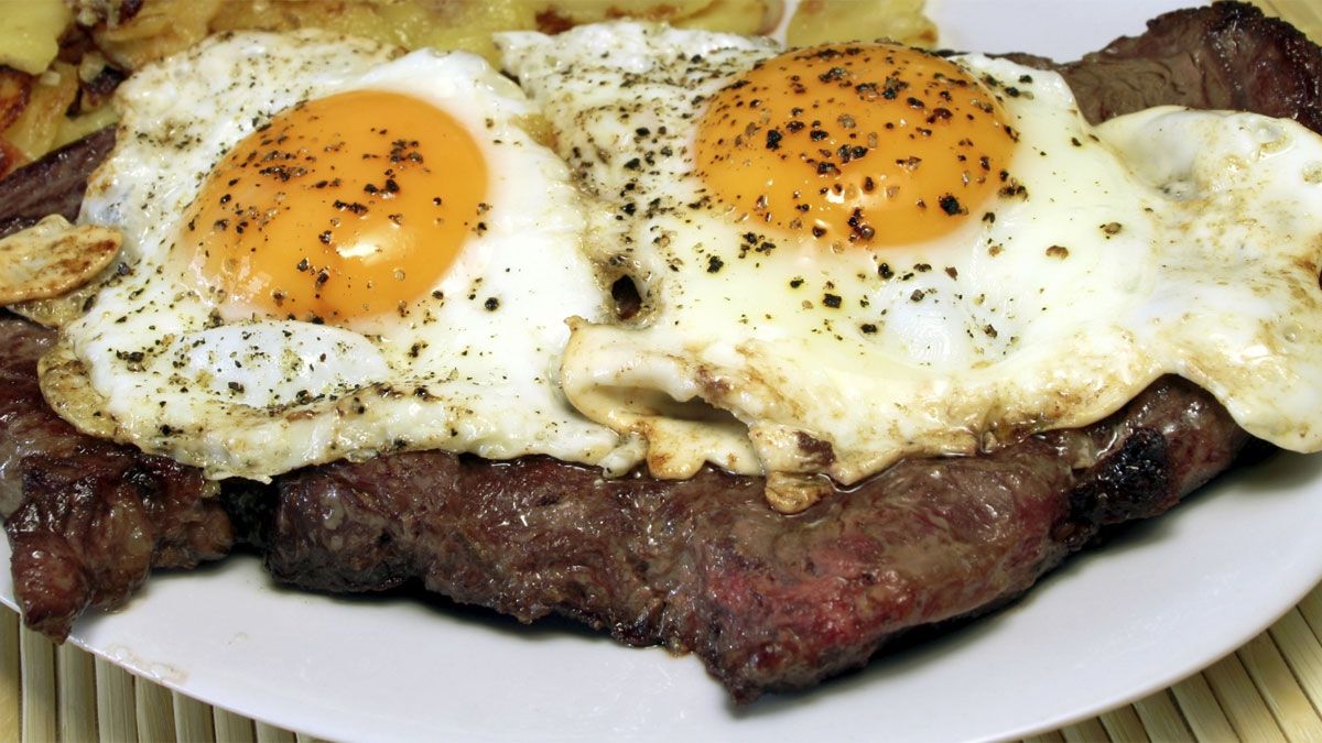 El huevo y la carne son dos fuentes especiales de proteínas para la dieta de nuestro cuerpo.