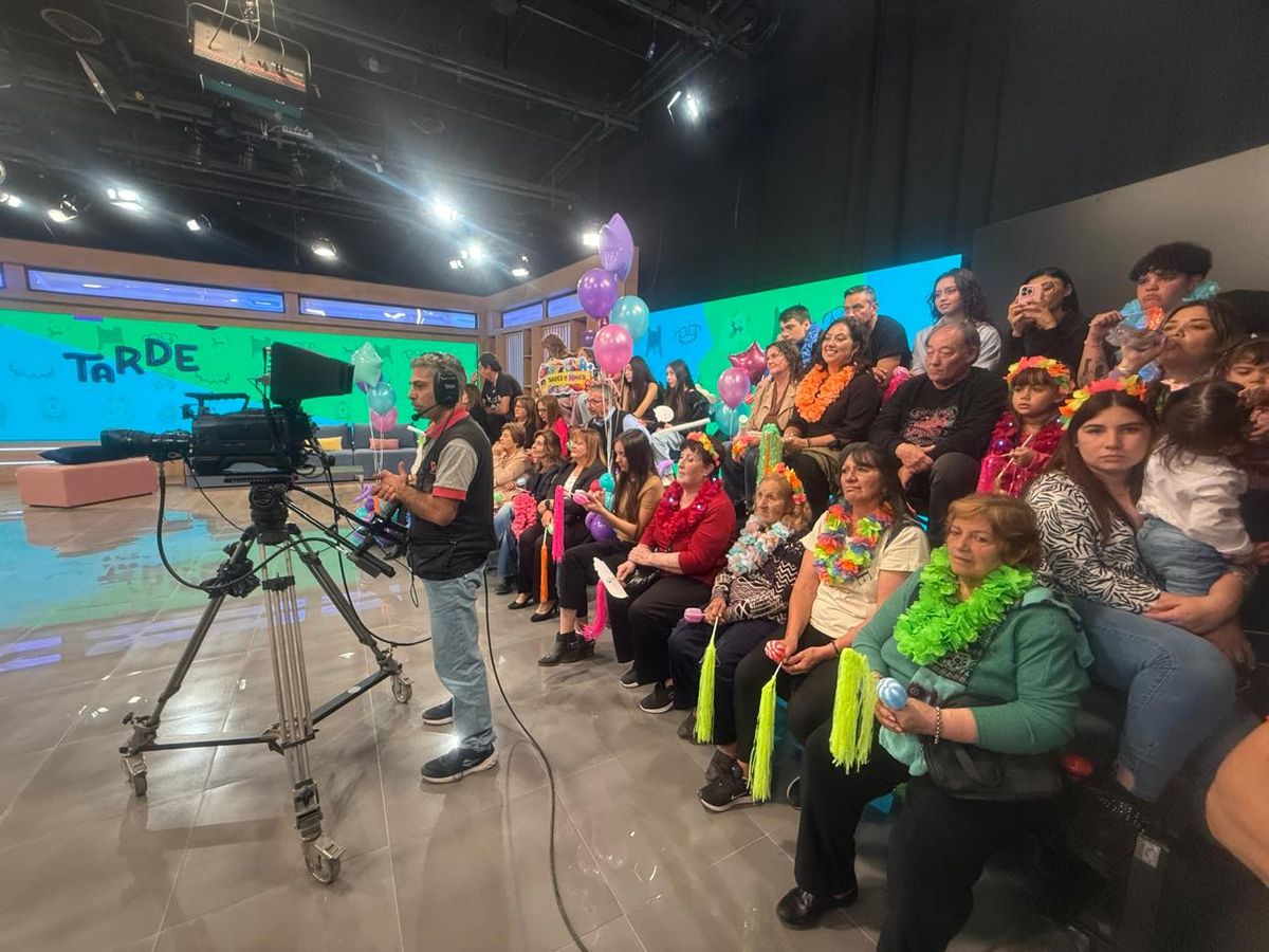 La tribuna acompañó a Ale Ortega en el debut del ciclo 2025. La tribuna acompañó a Ale Ortega en el debut del ciclo 2025.