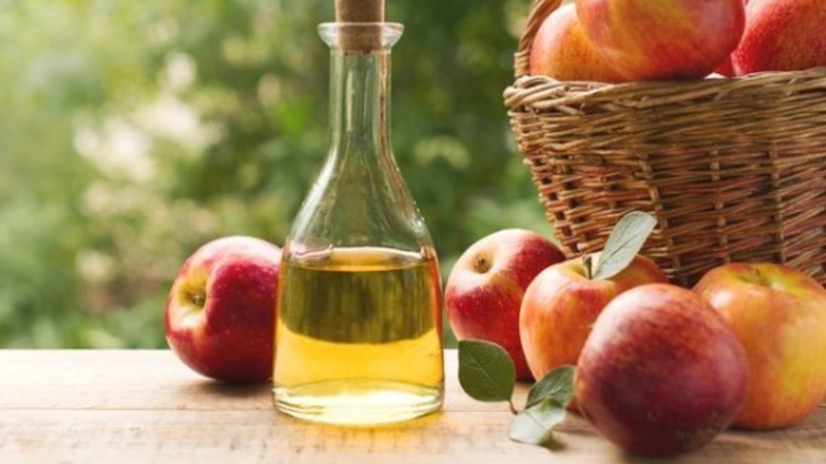 El vinagre de sidra de manzana tiene propiedades fungicidas y es antibacteriano. El vinagre de sidra de manzana tiene propiedades fungicidas y es antibacteriano.