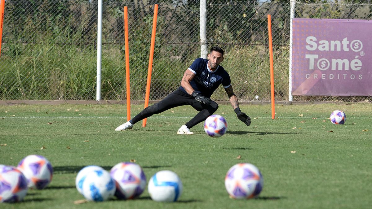 Maximiliano Gagliardo, el experimentado arquero que tiene Independiente Rivadavia.