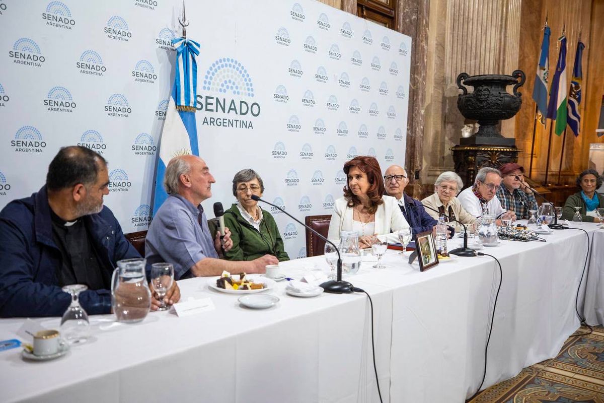 Cristina Kirchner estuvo con los curas villeros.