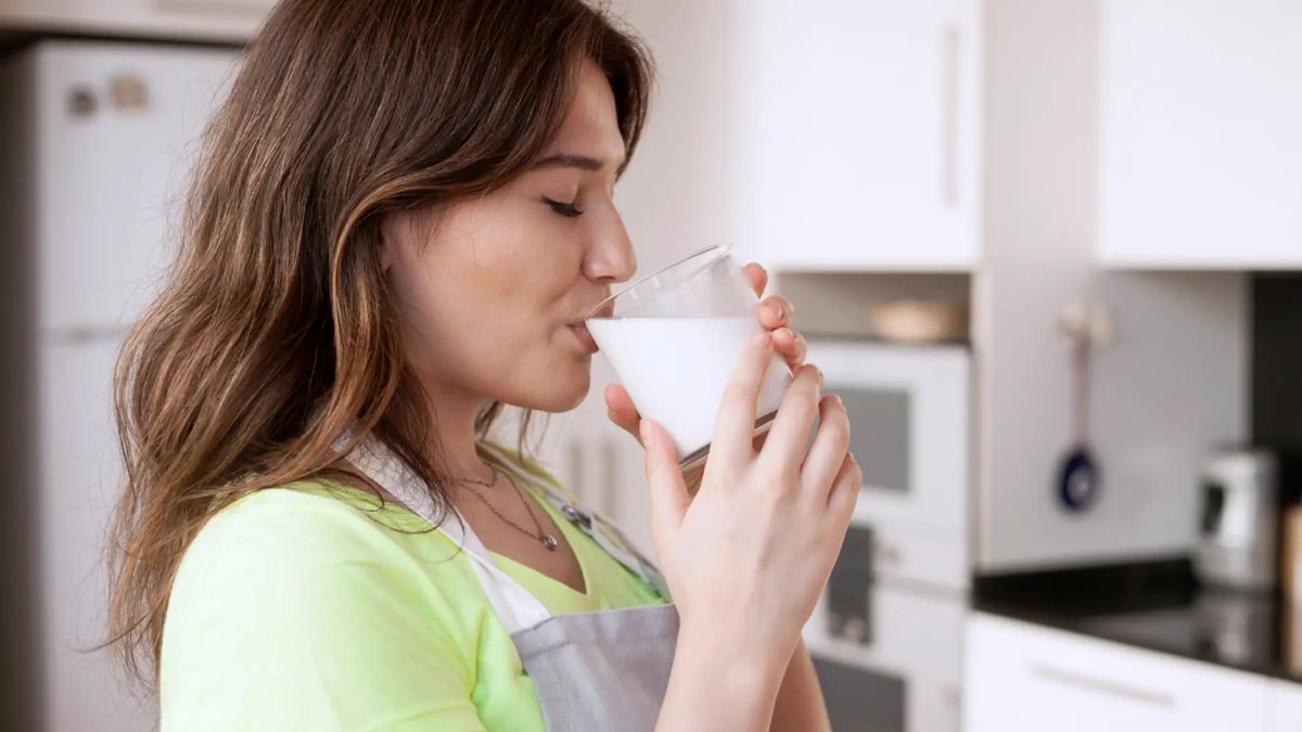 Beneficios de la vitamina que se encuentra en la leche y huevos. Beneficios de la vitamina que se encuentra en la leche y huevos.