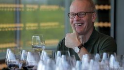 Atkin es Master of Wine, reconocimiento otorgado por especialistas del Reino Unido. Foto: Facebook.