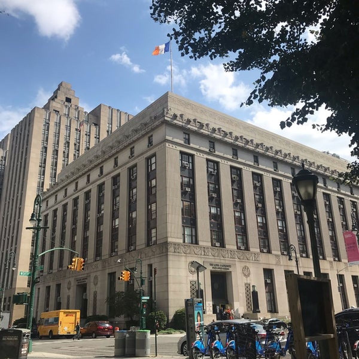 En esta oficina tendrás un gran trabajo. En esta oficina tendrás un gran trabajo.