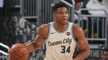 Milwaukee Bucks va por su 16º triunfo consecutivo y su rival será New Orleans