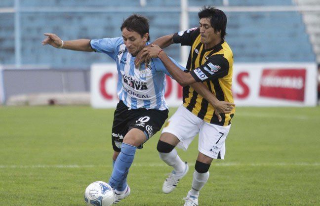 Atlético Tucumán derrotó a Almirante Brown por la mínima