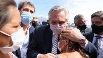 Fernández viajó a San Juan para conocer los daños del terremoto