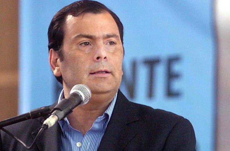 El gobernador de Santiago del Estero, Gerardo Zamora, también asumió como legislador nacional en el 2013 antes de dejar su cargo al frente del Ejecutivo. El gobernador de Santiago del Estero, Gerardo Zamora, también asumió como legislador nacional en el 2013 antes de dejar su cargo al frente del Ejecutivo.