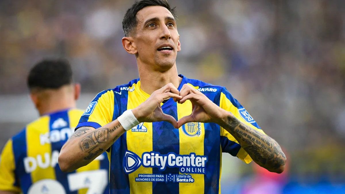 Ángel Di María viene de hacerle un gol olímpico al arquero de Boca Leandro Brey.