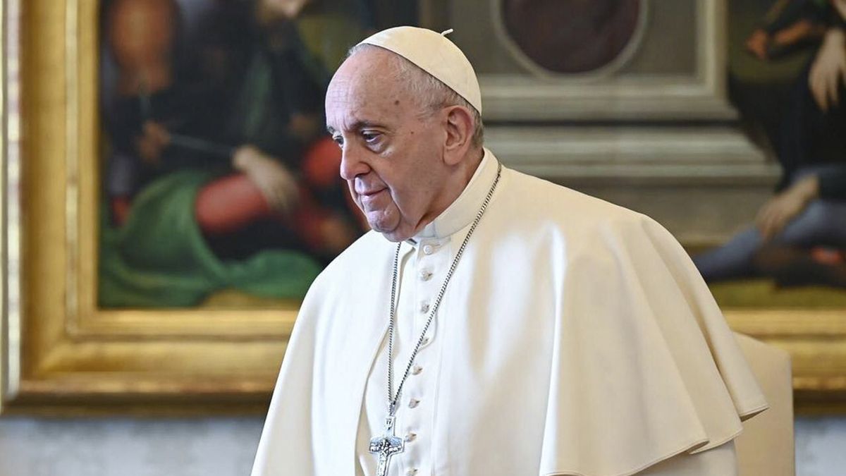 El Papa fue vacunado este miércoles tres semanas después de recibir la primera dosis.