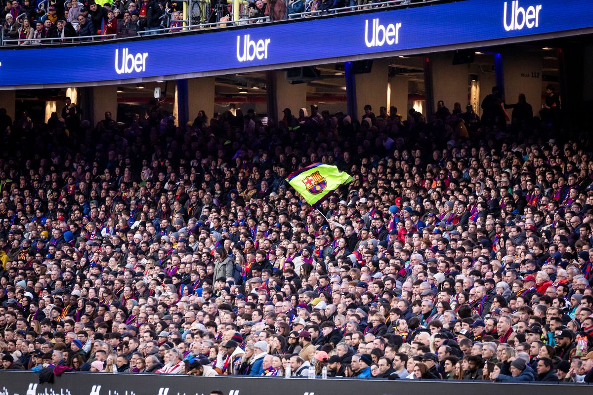 Barcelona volvió a jugar en su estadio.