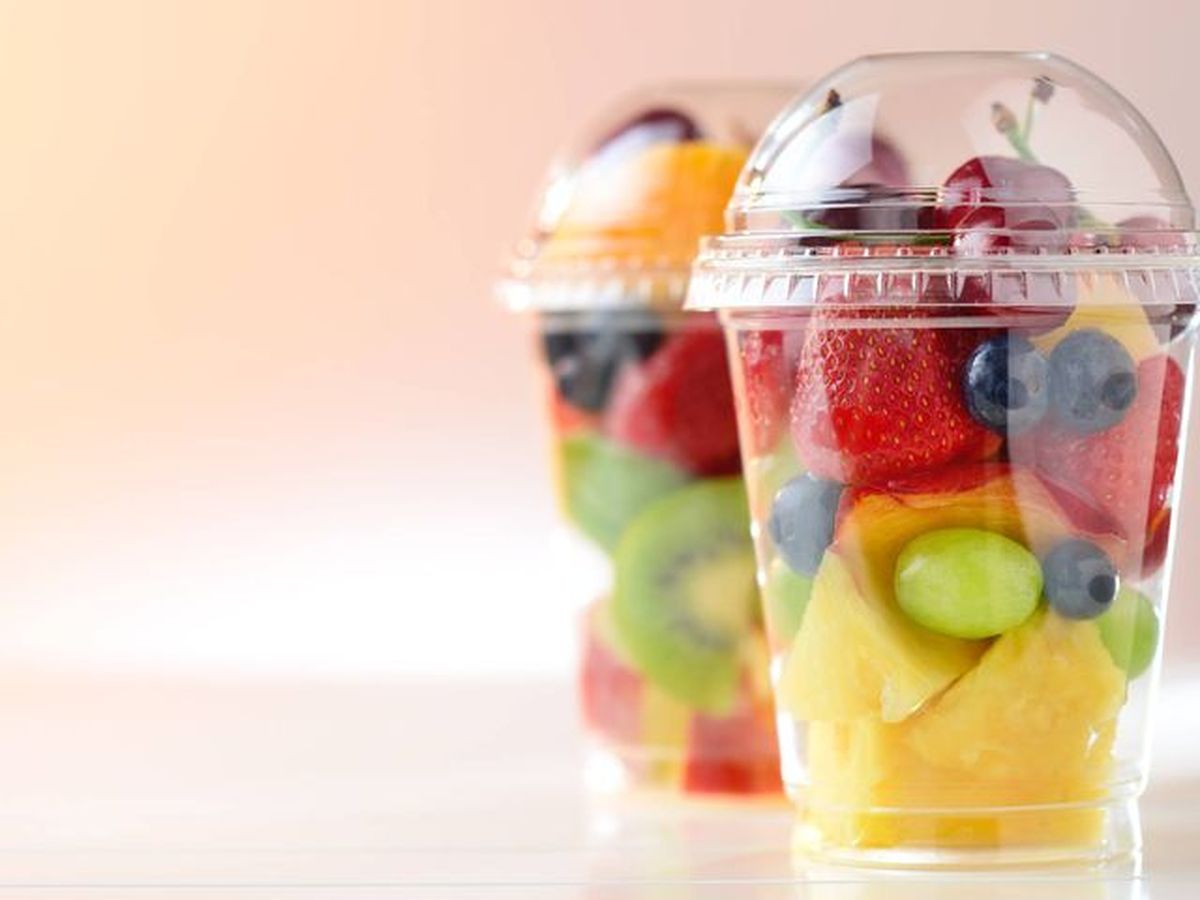 Hay que tener ciertas precauciones a la hora de comprar frutas cortadas. Hay que tener ciertas precauciones a la hora de comprar frutas cortadas.