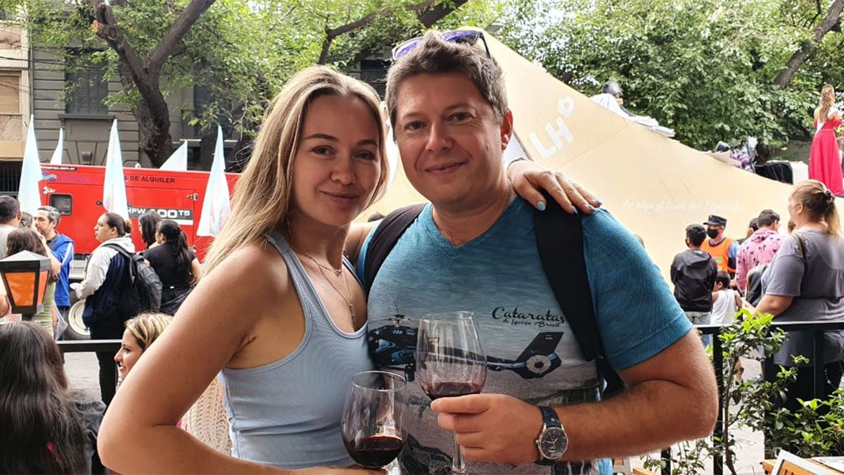 Visita de extranjeros en una Fiesta de la Vendimia. Visita de extranjeros en una Fiesta de la Vendimia.