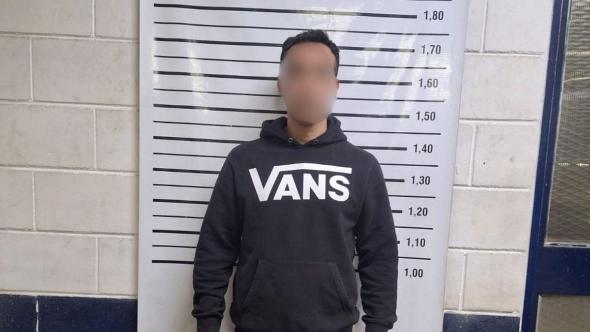 Hombre detenido en Las Heras vinculado a estafas de alquileres, compras y operaciones comerciales con vehículos en varios departamentos del Gran Mendoza. Hombre detenido en Las Heras vinculado a estafas de alquileres, compras y operaciones comerciales con vehículos en varios departamentos del Gran Mendoza.