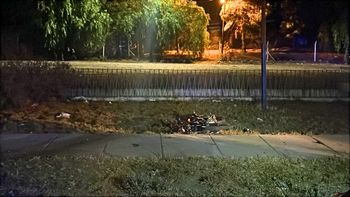 Un muerto tras un accidente entre dos autos y una moto en el oeste de Ciudad