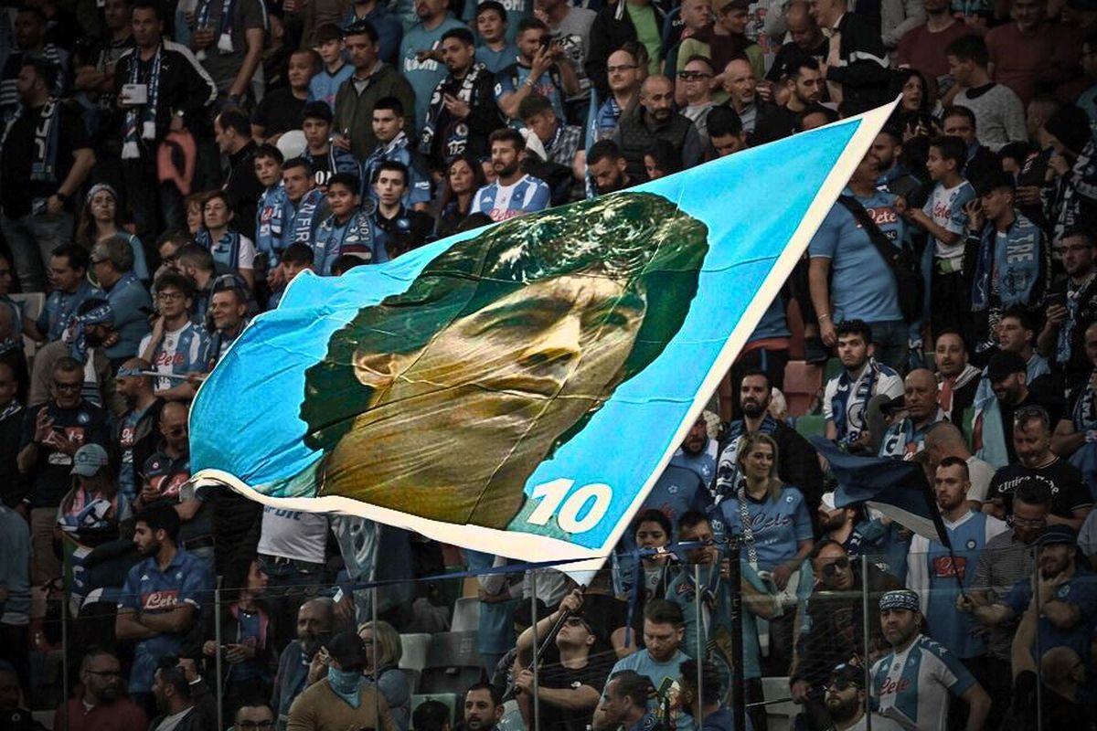 El campeón italiano va por Garnacho.