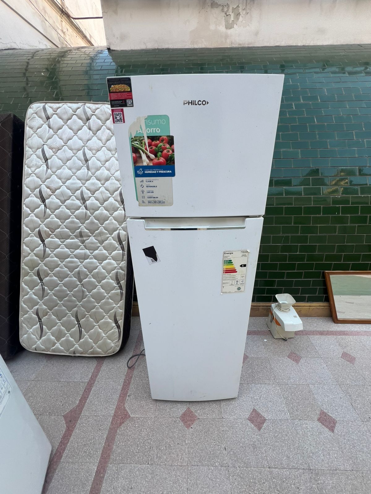 Parte de las pertenencias halladas este mi&eacute;rcoles a primera hora de la tarde. Estos elementos fueron robados del departamento de Valentina.